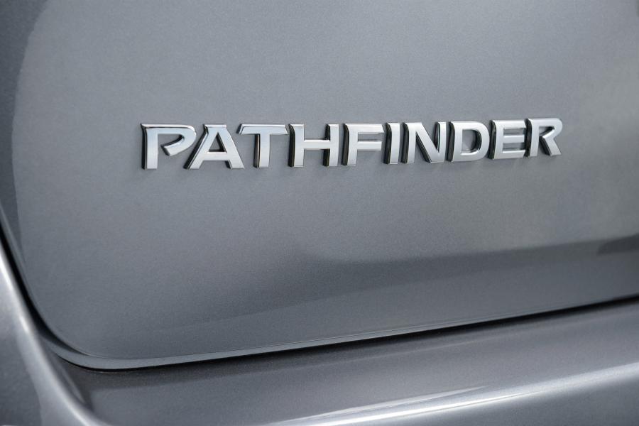  Nissan Pathfinder Hybrid 2015 года  (фото 22 из 29)